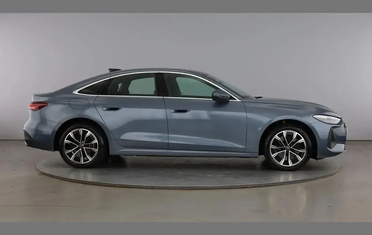 Used Audi A5 Advanced 295 HP (216 kW) 2025 Blue Sedan