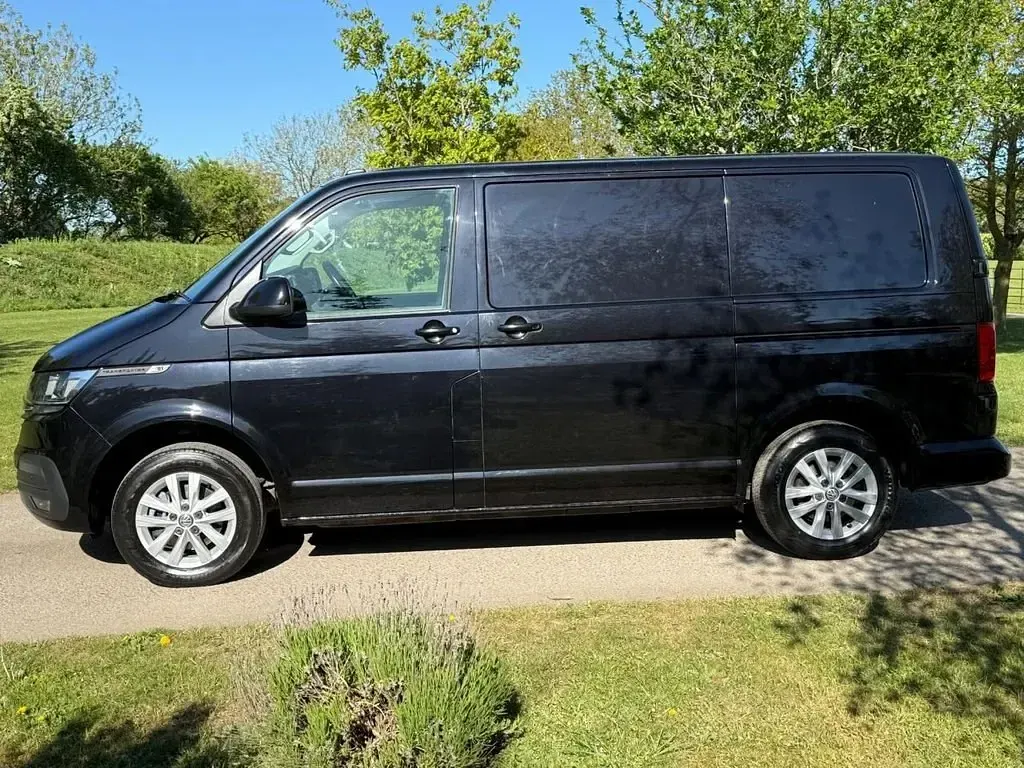 Begagnad VW Transporter Highline 2021 Svart Van