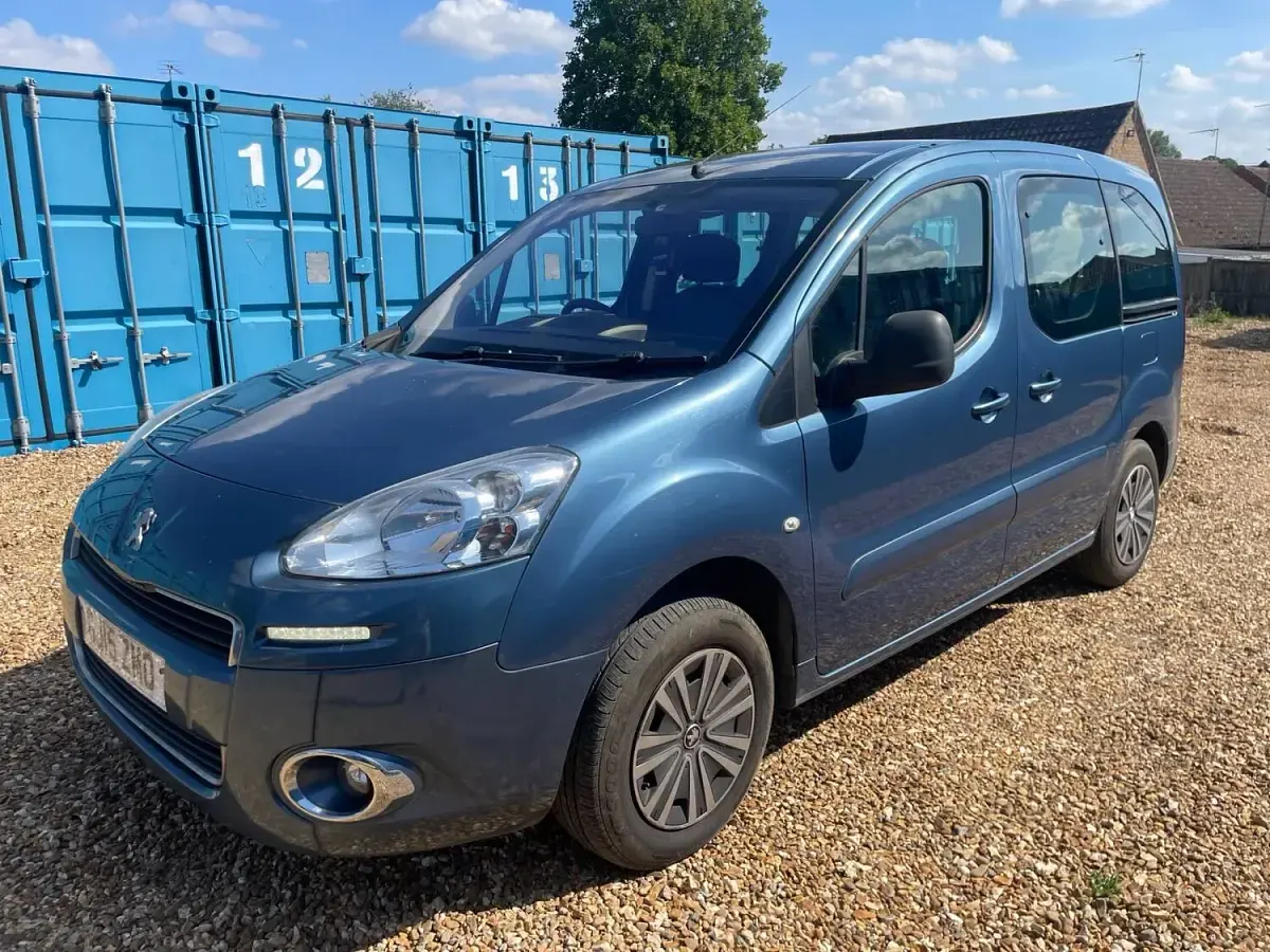 Used Peugeot Partner Tepee S 2015 Blue MPV