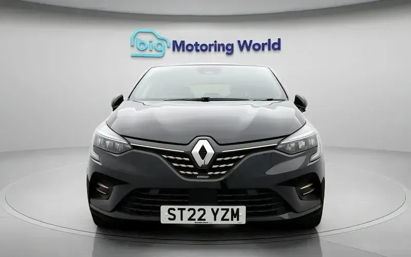 Used Renault Clio SE 140 HP (102 kW) 2022 Black Hatchback