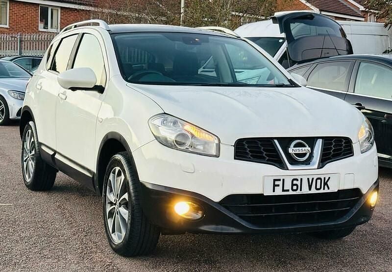 White Used 2012 Nissan Qashqai Tekna SUV | £2,990 (Fair price) - Image 1/4