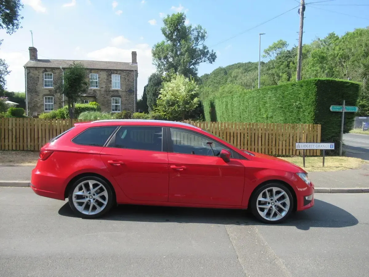 Used Seat Leon FR 2016 Red Estate