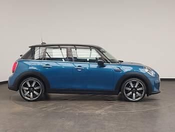 Usado Mini Cooper Exclusive 136 CV (100 kW) 2022 Azul Utilitario