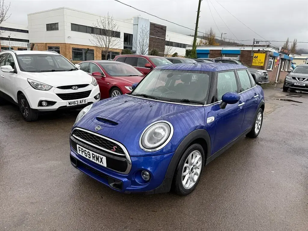 Used Mini Cooper S Classic 189 HP (139 kW) 2019 Blue Hatchback