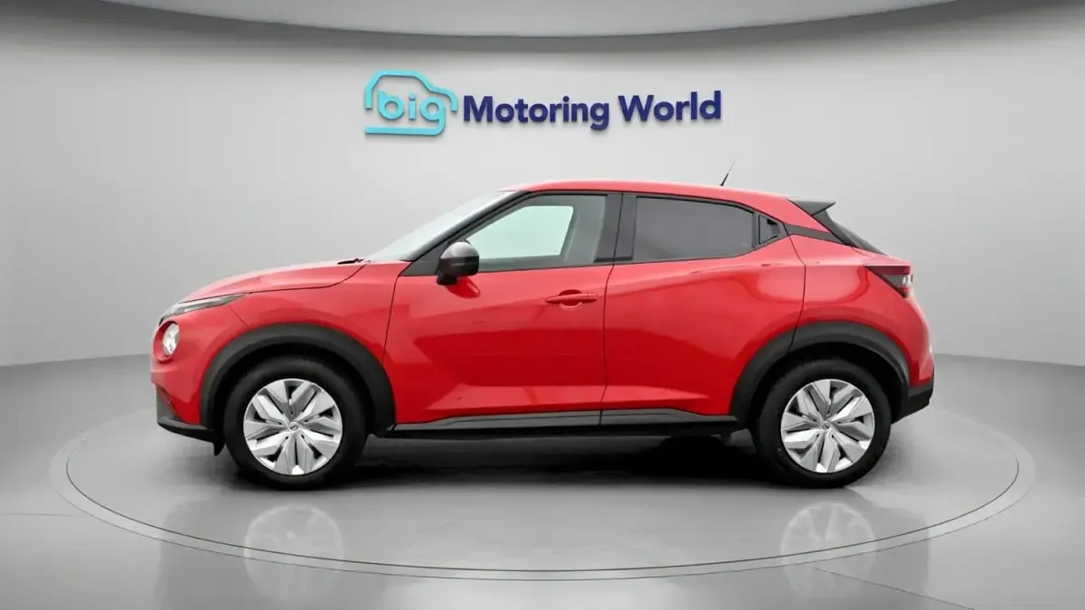 Used Nissan Juke Acenta 114 HP (83 kW) 2022 Red SUV