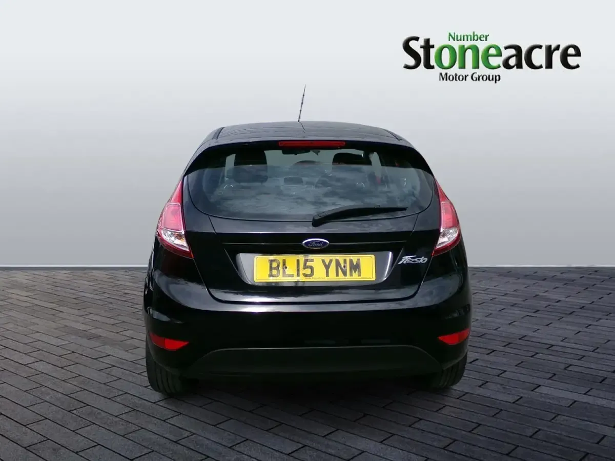 Used Ford Fiesta Zetec 82 HP (60 kW) 2015 Black Hatchback
