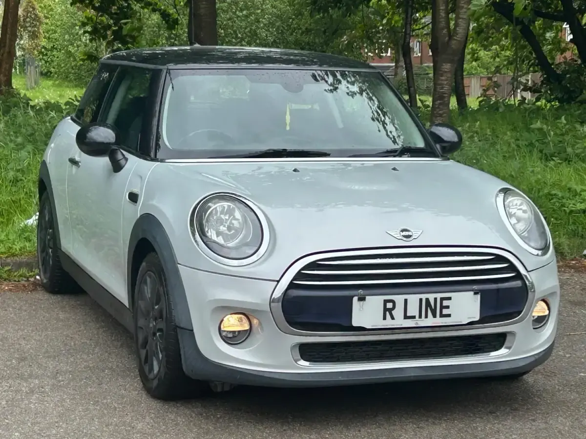 Usado Mini Cooper Hatch 136 HP (100 kW) 2015 Prateado Citadino
