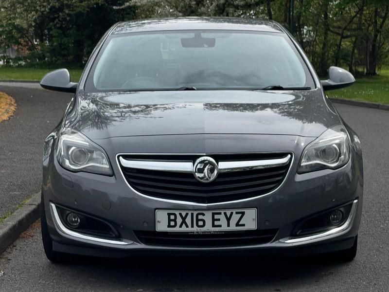 Second-hand Vauxhall Insignia Elite 170 CP (125 kW) 2016 Gri Hatchback