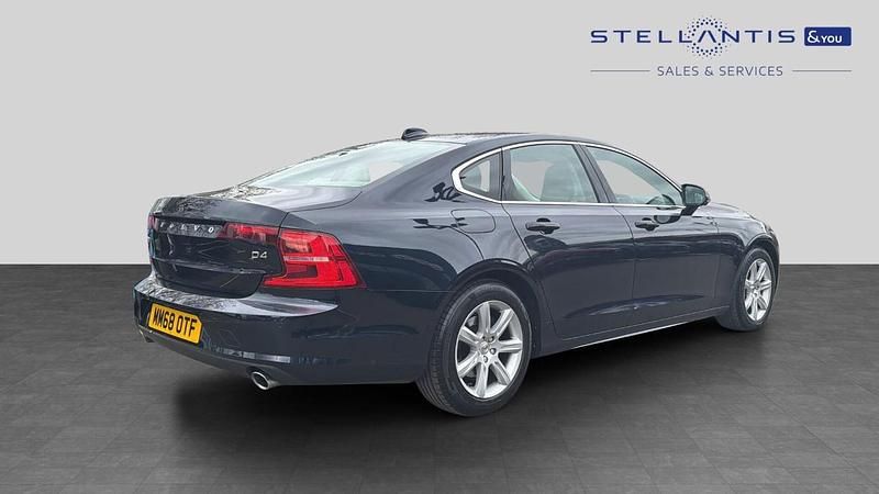 Used Volvo S90 Momentum 187 HP (137 kW) 2018 Blue Sedan