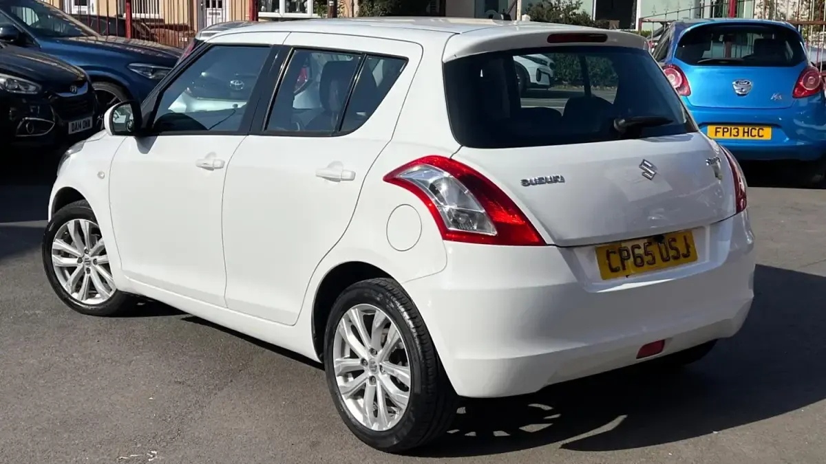 Usado Suzuki Swift SZ3 2016 Branco Citadino