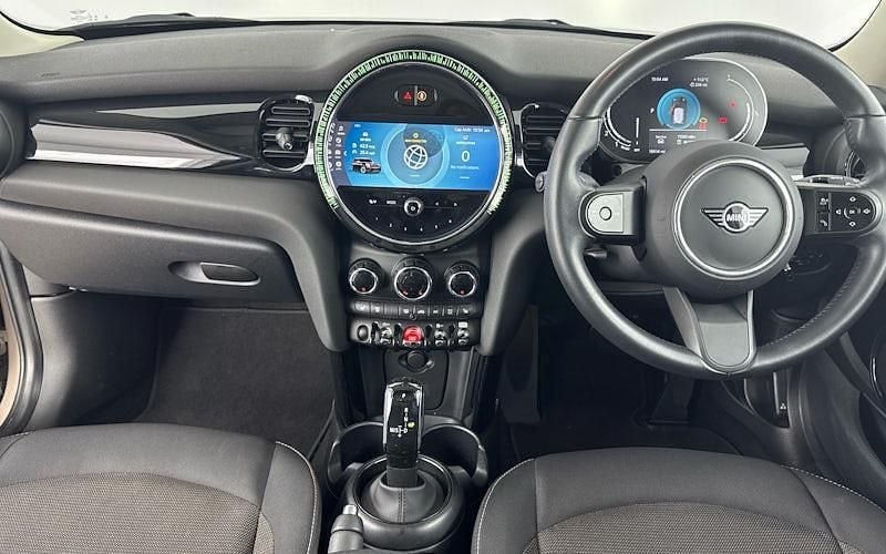 Usado Mini Cooper Classic 136 HP (100 kW) 2022 Cinzento Citadino
