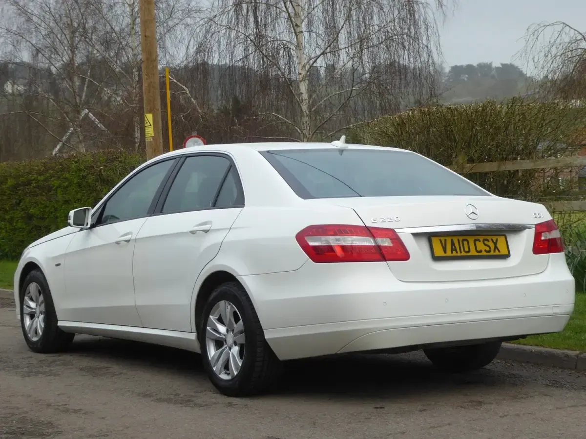 Used Mercedes E220 SE 2010 White Sedan