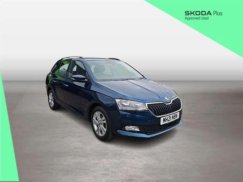 Used Skoda Fabia SE 95 HP (69 kW) 2021 Blue Estate