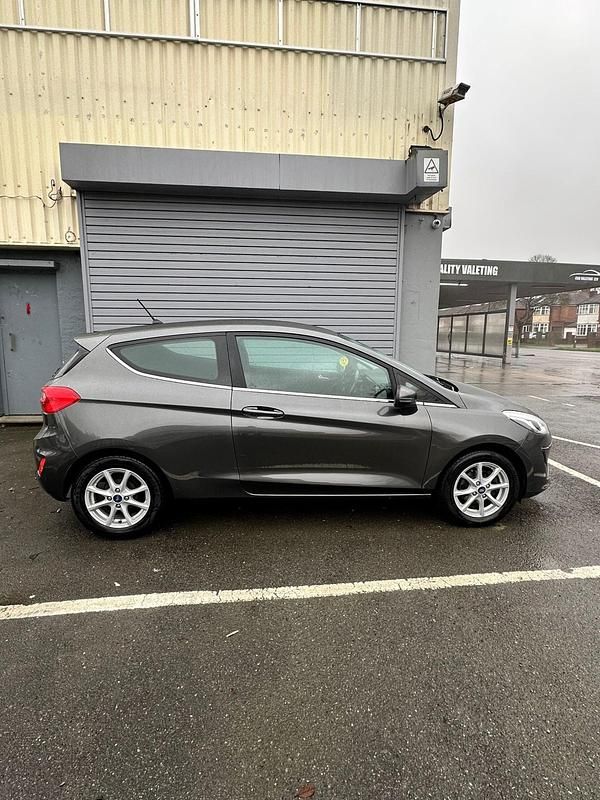 Used Ford Fiesta Zetec 2017 Grey Hatchback