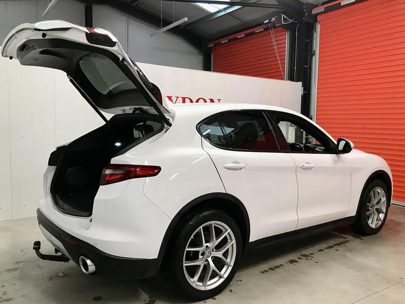 Used Alfa Romeo Stelvio 210 HP (154 kW) 2019 White SUV
