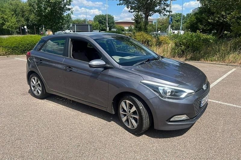 Grey Used 2015 Hyundai i20 SE Hatchback | £4,116 (Expensive) - Image 1/1