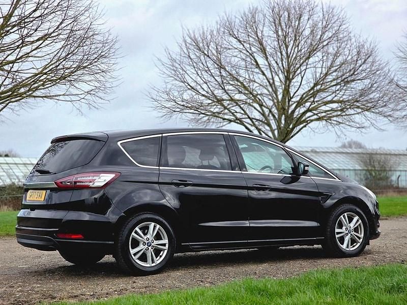 Usado Ford S-MAX Titanium 150 HP (110 kW) 2017 Preto Monovolume