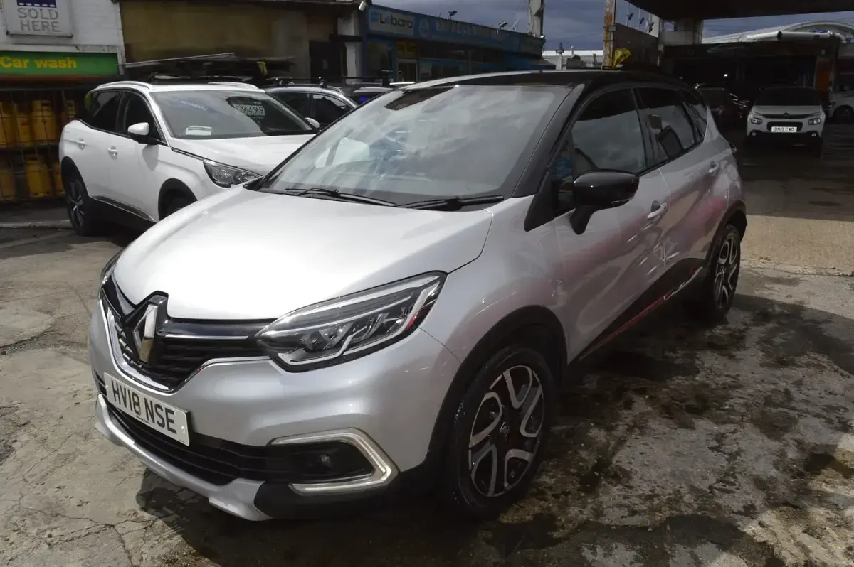Used Renault Captur Dynamique 90 HP (66 kW) 2018 Silver SUV