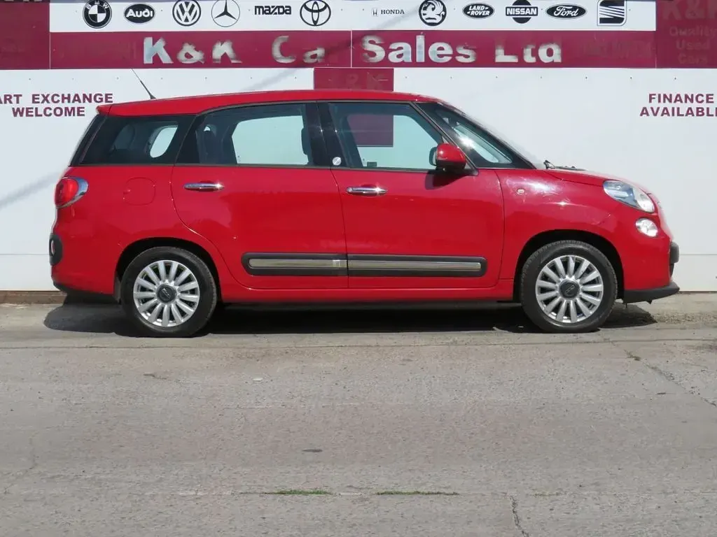 Used Fiat 500L Pop Star 95 HP (69 kW) 2015 Red MPV