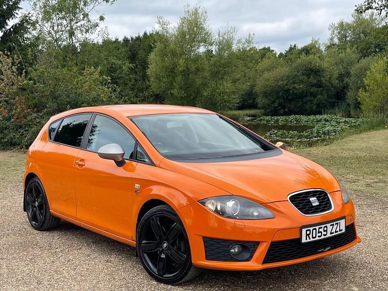 Orange Used 2009 Seat Leon FR Hatchback | £2,495 (Fair price) - Image 1/4