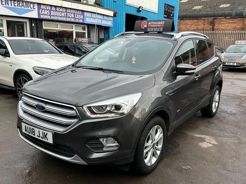 Usado Ford Kuga Titanium 182 HP (133 kW) 2018 Cinzento SUV