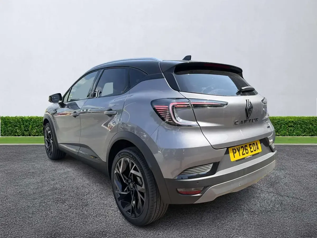 New Renault Captur Esprit Alpine 2026 Oyster grey SUV