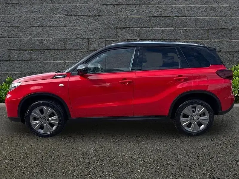Gebraucht Suzuki Vitara 129 PS (94 kW) 2025 Rot SUV