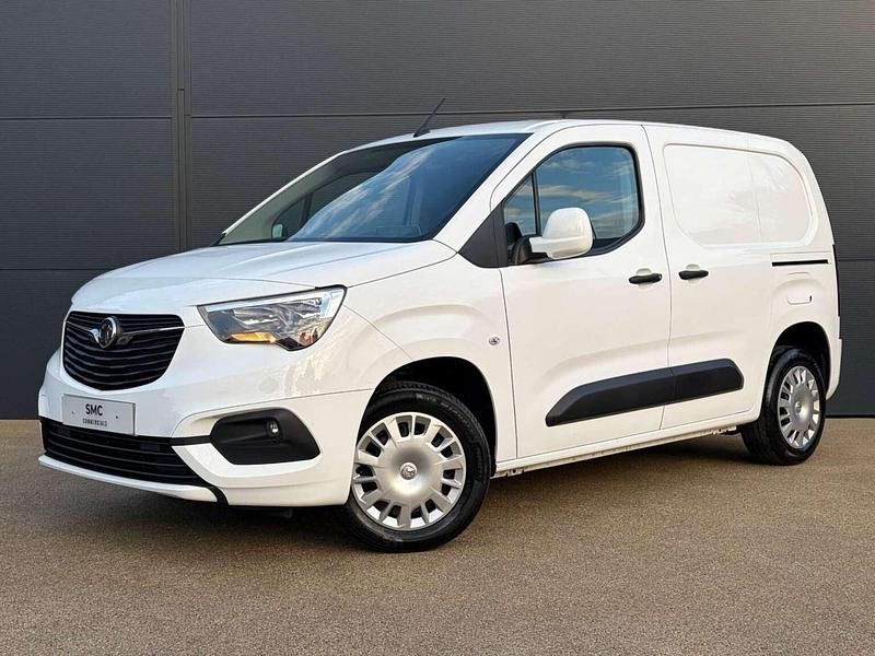 White Used 2020 Vauxhall Combo Sportive Van | £7,995 (Good price) - Image 1/4