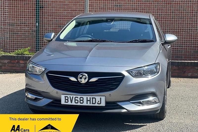 Second-hand Vauxhall Insignia Sport 165 CP (121 kW) 2018