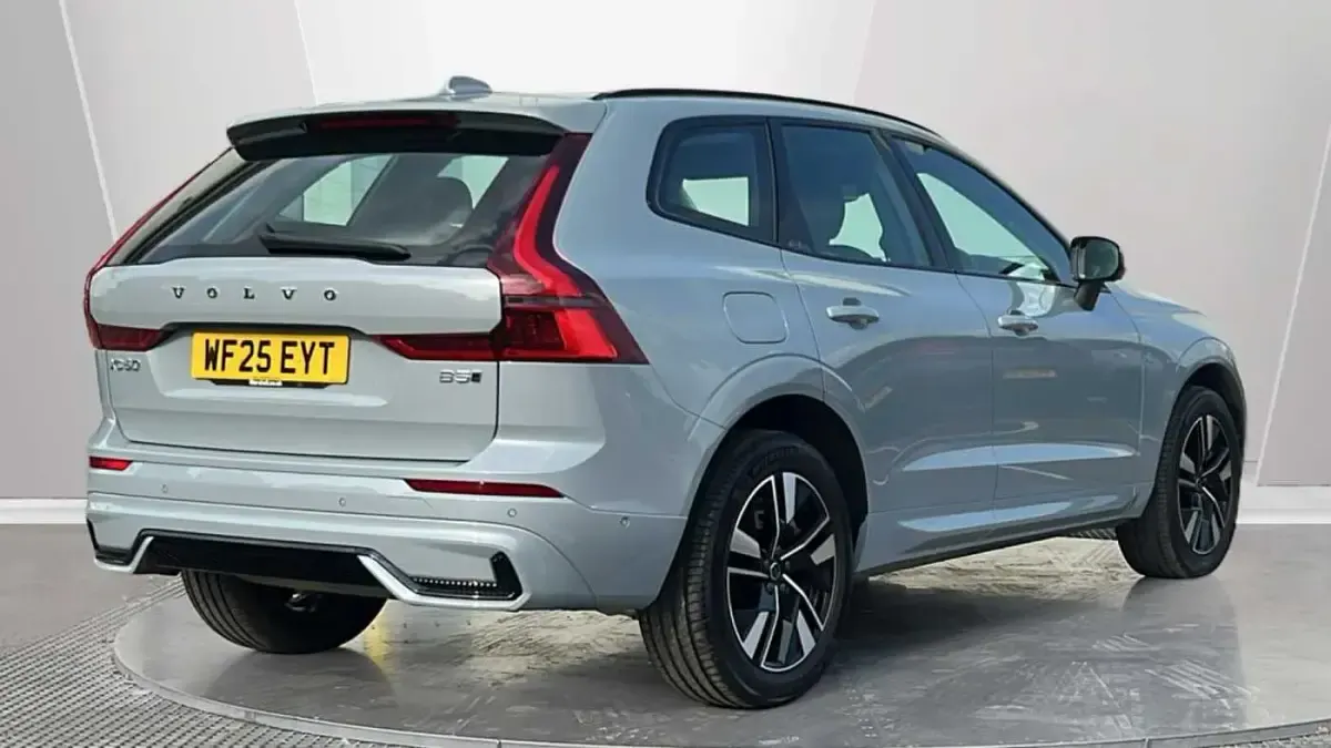 Used Volvo XC60 Plus 247 HP (181 kW) 2025 SUV