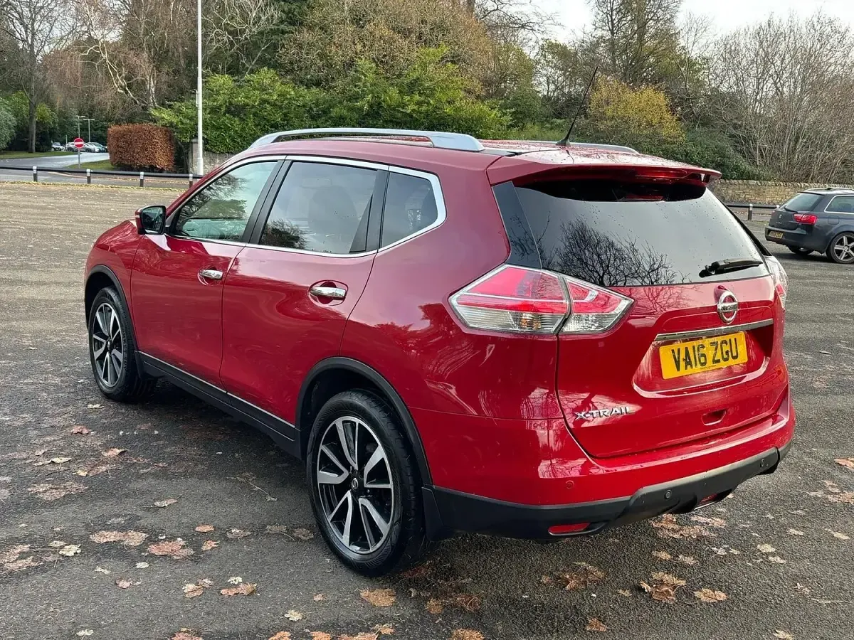 Used Nissan X-Trail Tekna 130 HP (95 kW) 2016 Red SUV