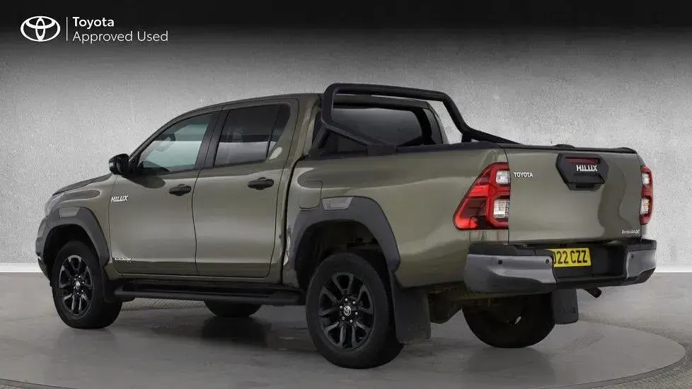 Used Toyota HiLux 204 HP (150 kW) 2022 Bronze Pickup