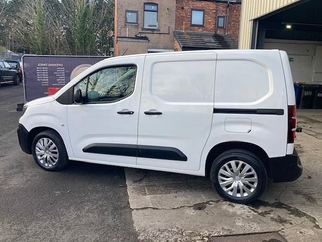Used Peugeot Partner 2021 White MPV