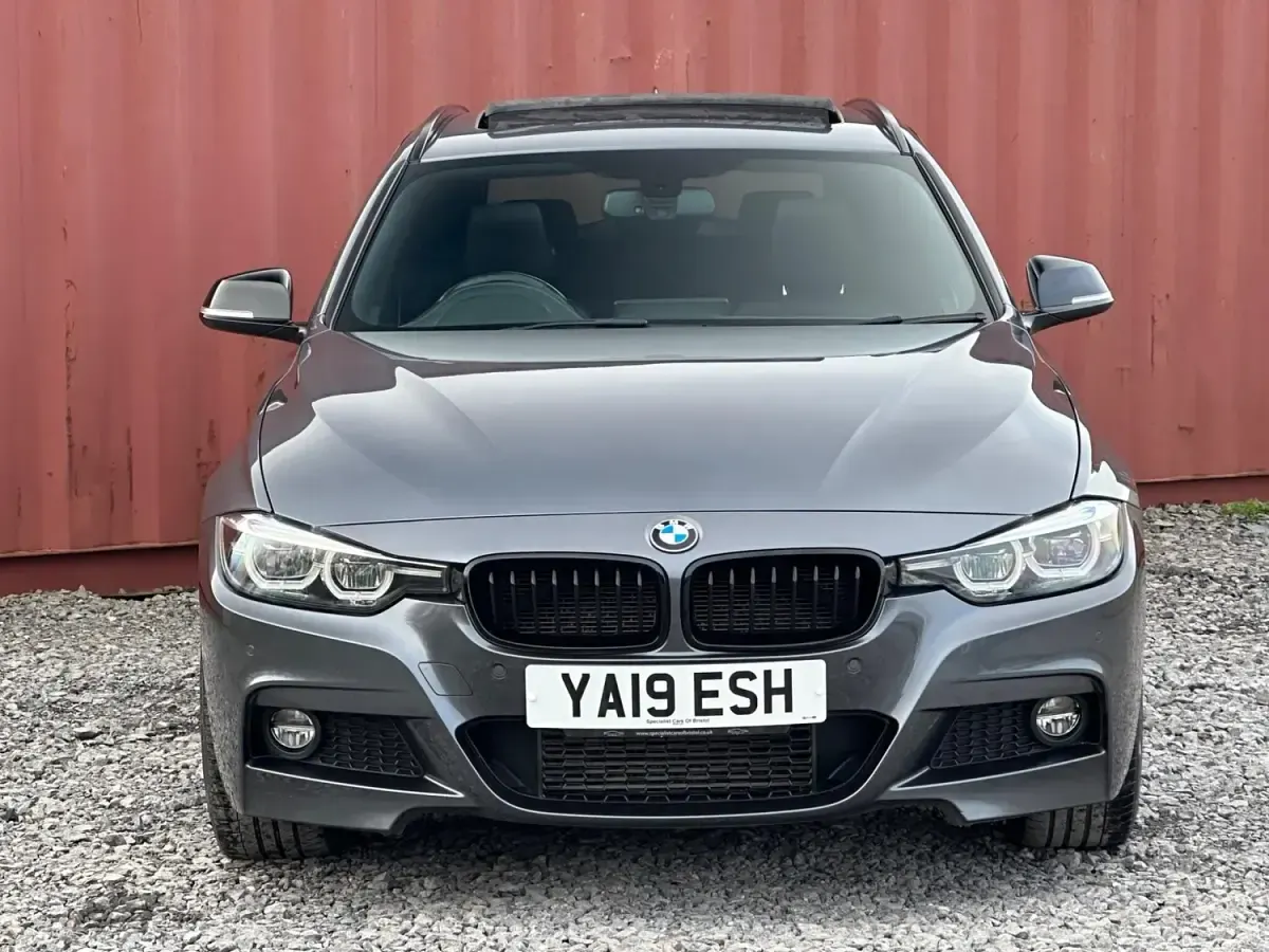 Usado BMW 330 M Sport 254 CV (186 kW) 2019 Gris Familiar