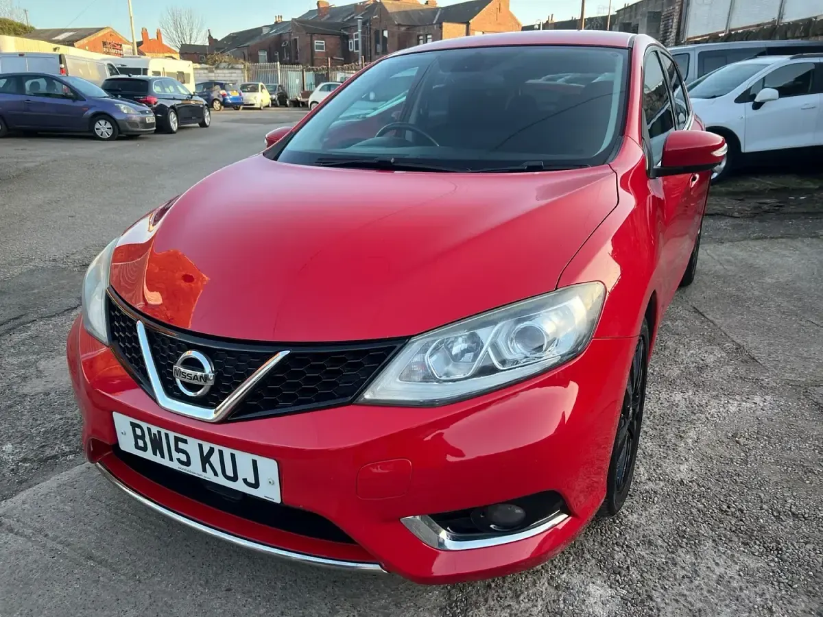 Used Nissan Pulsar N-TEC 110 HP (80 kW) 2015 Red Hatchback