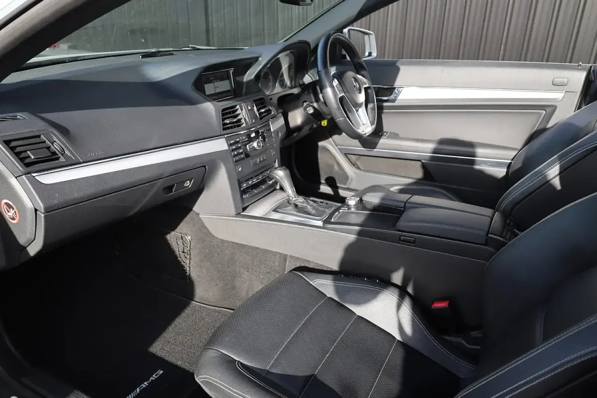 Used Mercedes E220 170 HP (125 kW) 2012 Silver Cabriolet