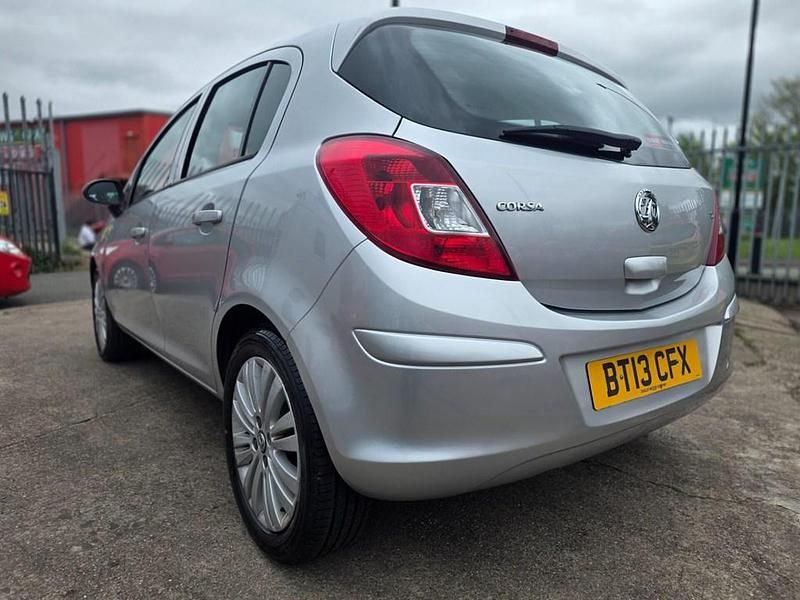 Second-hand Vauxhall Corsa 2013 Argintiu Hatchback