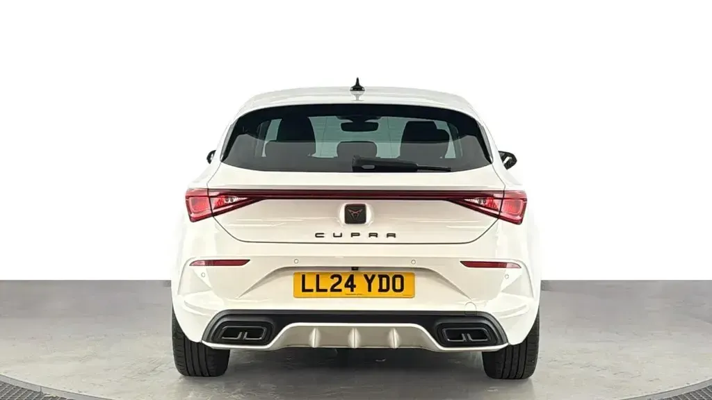 Used Cupra Leon 150 HP (110 kW) 2024 White Hatchback