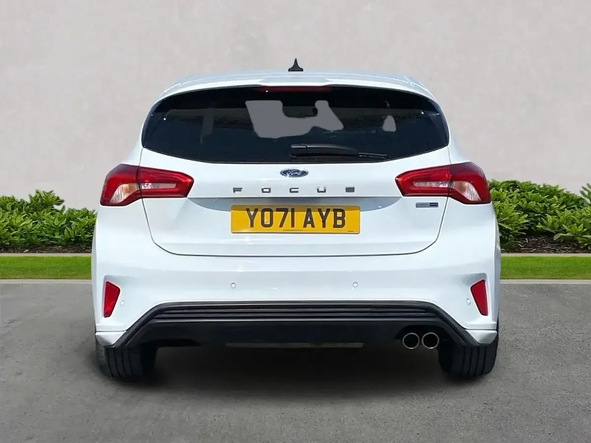 Used Ford Focus ST-Line 85 HP (62 kW) 2021 White Hatchback