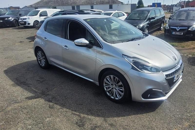 Silver Used 2015 Peugeot 208 Allure Hatchback | £6,295 (Good price) - Image 1/1