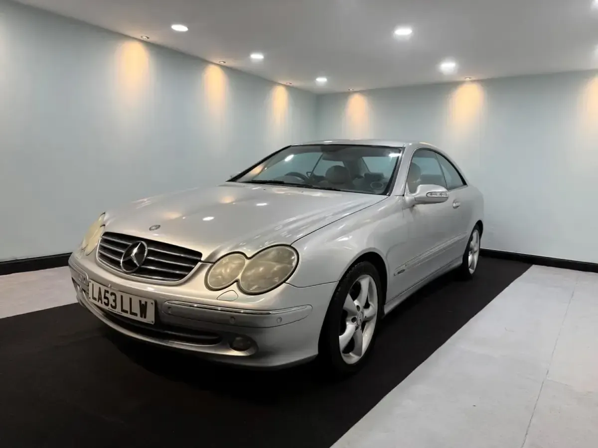 Begagnad Mercedes CLK320 Avantgarde 2004 Silver Sportkupé