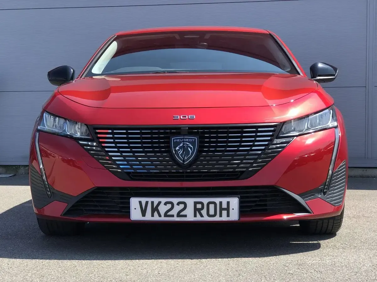Used Peugeot 308 SW Active Premium 129 HP (94 kW) 2022 Red Estate