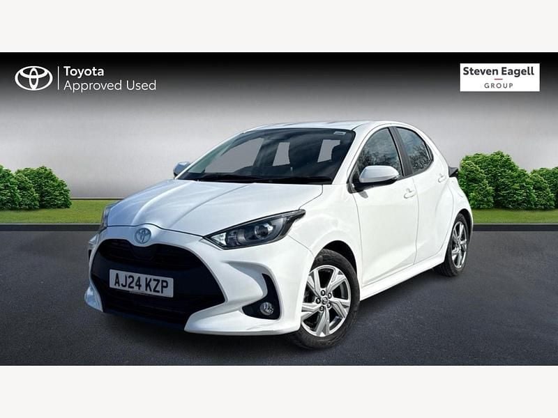 Used Toyota Yaris Hybrid 2024 White Hatchback