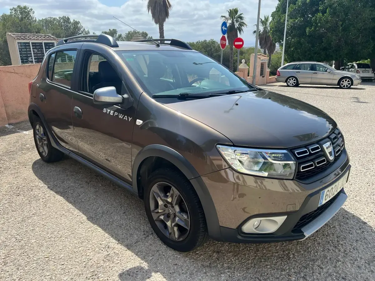 Used Dacia Sandero Lauréate 2017 Grey Hatchback