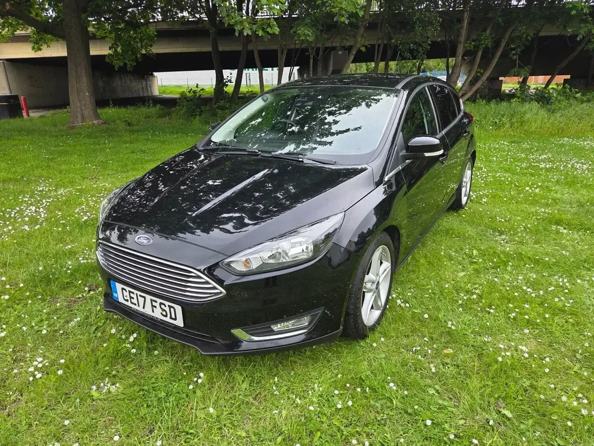 Used Ford Focus Titanium 120 HP (88 kW) 2017 Black Hatchback