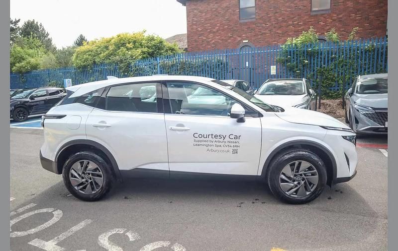 Used Nissan Qashqai Acenta Premium 138 HP (101 kW) 2025 White SUV