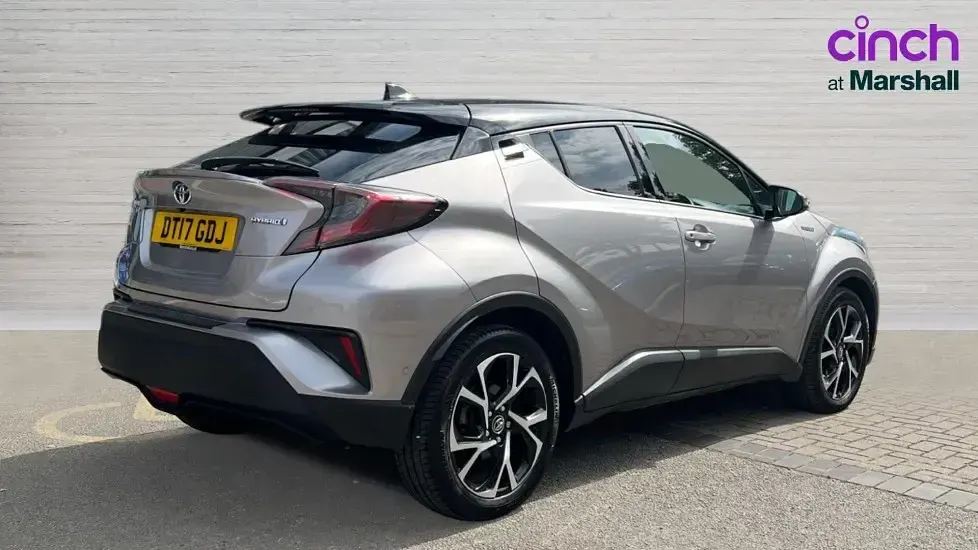 Used Toyota C-HR 122 HP (89 kW) 2017 Silver SUV