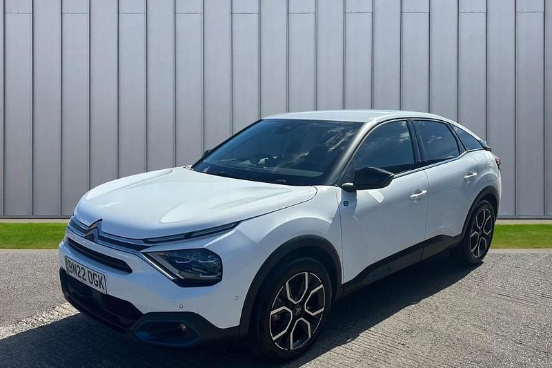 Used Citroën e-C4 Shine 98 kW (134 HP) 2022 White Hatchback