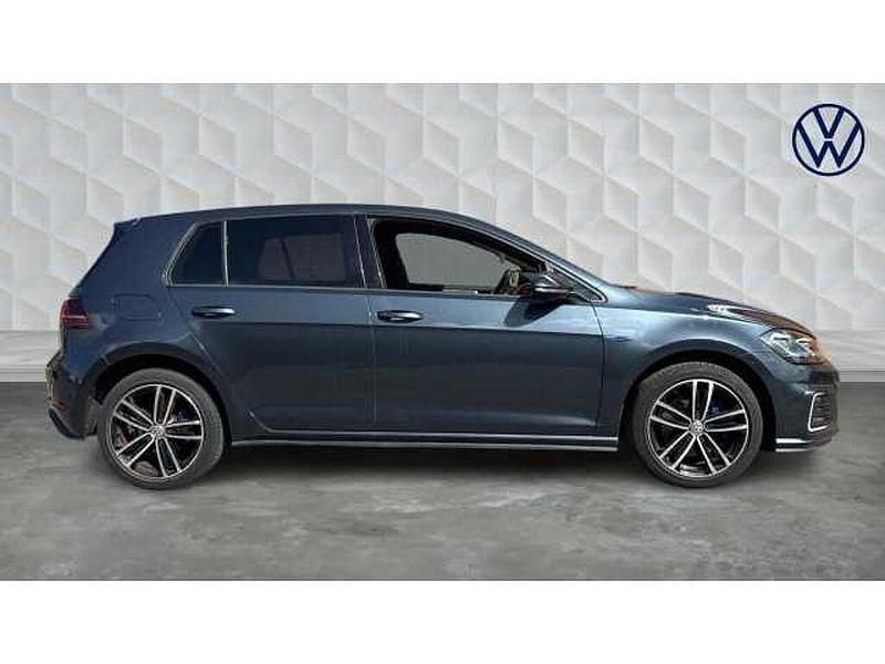 Used VW Golf VII GTE 204 HP (150 kW) 2020 Hatchback