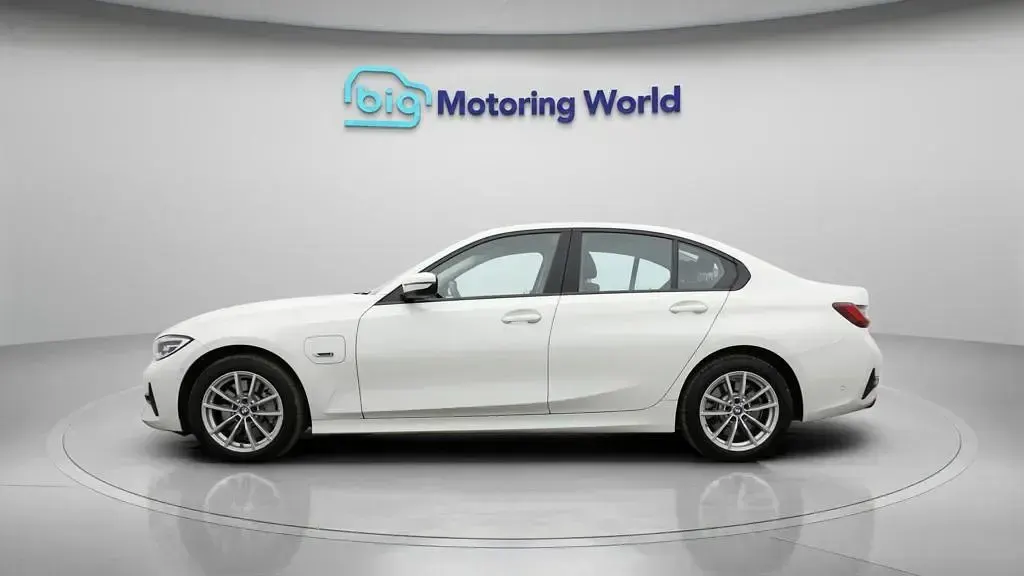 Used BMW 330e 292 HP (214 kW) 2022 White Sedan
